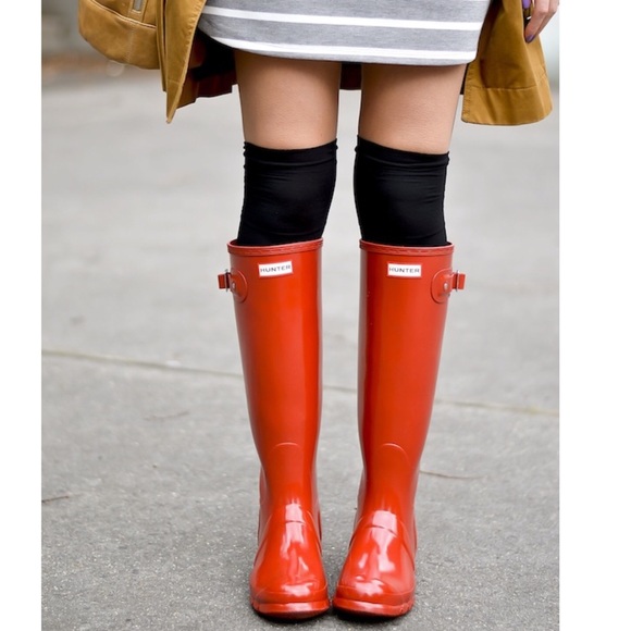 Hunter Shoes - 🆕 HUNTER tall orange gloss boots- size 8